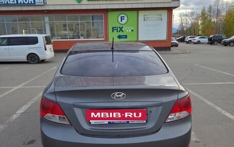 Hyundai Solaris II рестайлинг, 2012 год, 700 000 рублей, 3 фотография