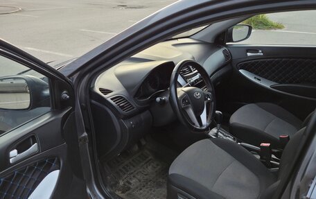 Hyundai Solaris II рестайлинг, 2012 год, 700 000 рублей, 6 фотография