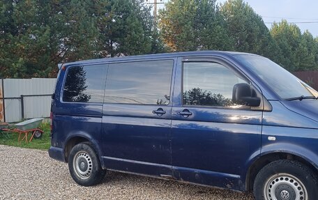 Volkswagen Caravelle T5, 2005 год, 890 000 рублей, 3 фотография