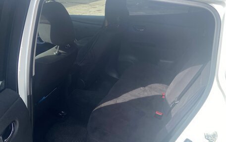 Nissan Leaf I, 2013 год, 1 250 000 рублей, 17 фотография
