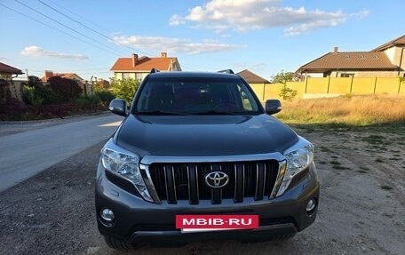 Toyota Land Cruiser Prado 150 рестайлинг 2, 2015 год, 3 200 000 рублей, 6 фотография