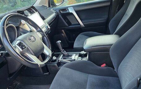 Toyota Land Cruiser Prado 150 рестайлинг 2, 2015 год, 3 200 000 рублей, 12 фотография