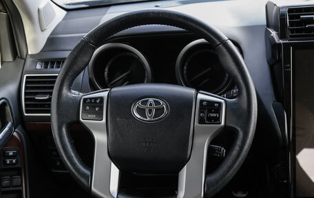 Toyota Land Cruiser Prado 150 рестайлинг 2, 2017 год, 4 699 000 рублей, 14 фотография