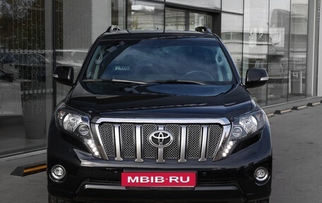 Toyota Land Cruiser Prado 150 рестайлинг 2, 2017 год, 4 699 000 рублей, 2 фотография