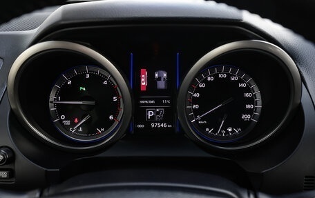 Toyota Land Cruiser Prado 150 рестайлинг 2, 2017 год, 4 699 000 рублей, 11 фотография