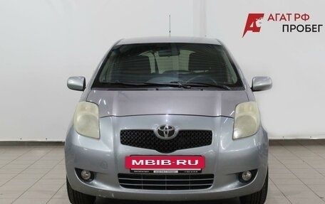 Toyota Yaris III рестайлинг, 2007 год, 560 000 рублей, 2 фотография