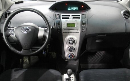 Toyota Yaris III рестайлинг, 2007 год, 560 000 рублей, 17 фотография