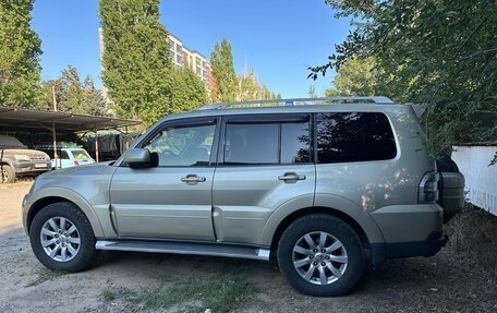 Mitsubishi Pajero IV, 2006 год, 1 990 000 рублей, 3 фотография