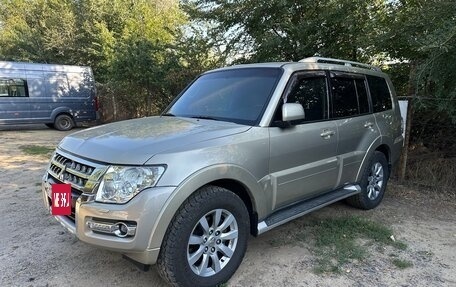 Mitsubishi Pajero IV, 2006 год, 1 990 000 рублей, 2 фотография
