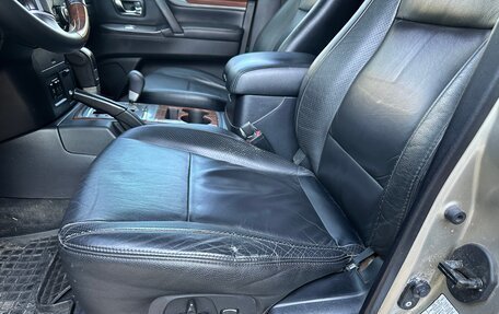 Mitsubishi Pajero IV, 2006 год, 1 990 000 рублей, 16 фотография