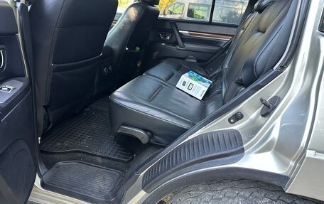 Mitsubishi Pajero IV, 2006 год, 1 990 000 рублей, 20 фотография