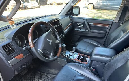 Mitsubishi Pajero IV, 2006 год, 1 990 000 рублей, 14 фотография