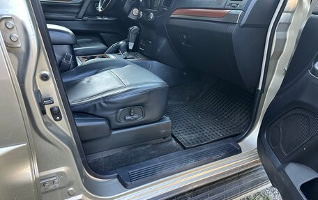 Mitsubishi Pajero IV, 2006 год, 1 990 000 рублей, 23 фотография
