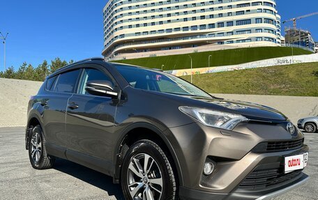 Toyota RAV4, 2017 год, 2 600 000 рублей, 8 фотография
