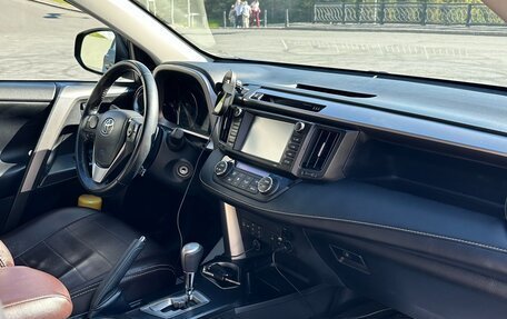 Toyota RAV4, 2017 год, 2 600 000 рублей, 16 фотография