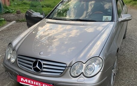 Mercedes-Benz CLK-Класс, 2004 год, 1 700 000 рублей, 10 фотография