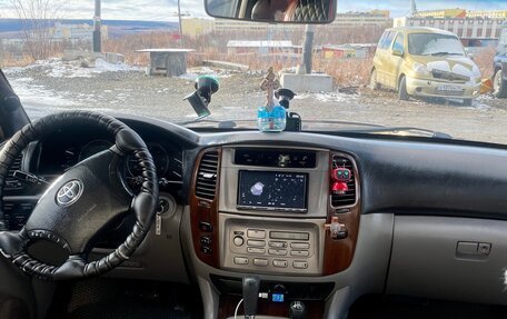 Toyota Land Cruiser 100 рестайлинг 2, 2003 год, 2 350 000 рублей, 9 фотография