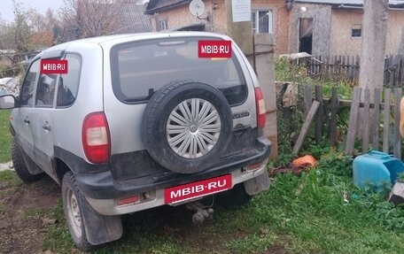 Chevrolet Niva I рестайлинг, 2005 год, 180 000 рублей, 2 фотография