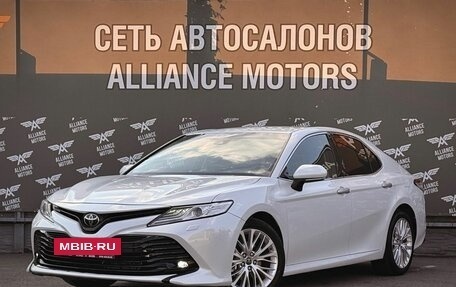 Toyota Camry, 2018 год, 2 395 000 рублей, 3 фотография
