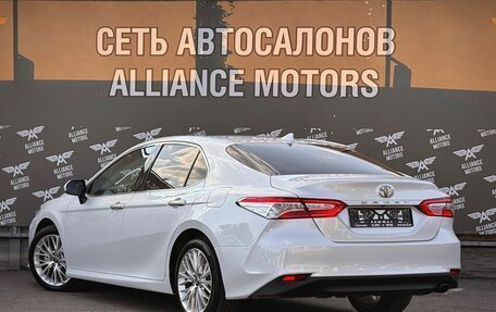 Toyota Camry, 2018 год, 2 395 000 рублей, 5 фотография