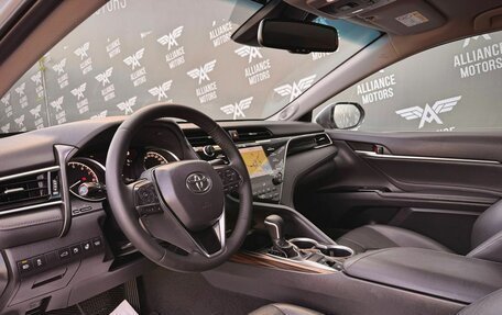 Toyota Camry, 2018 год, 2 395 000 рублей, 10 фотография
