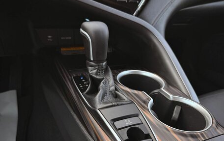Toyota Camry, 2018 год, 2 395 000 рублей, 23 фотография