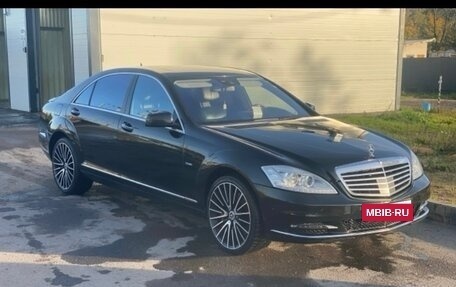 Mercedes-Benz S-Класс, 2011 год, 2 300 000 рублей, 3 фотография