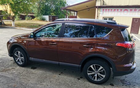 Toyota RAV4, 2017 год, 2 450 000 рублей, 7 фотография