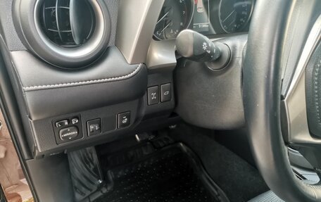 Toyota RAV4, 2017 год, 2 450 000 рублей, 9 фотография