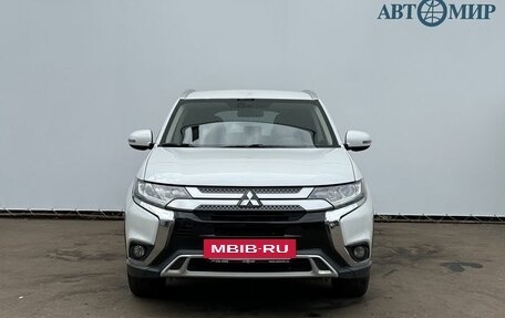 Mitsubishi Outlander III рестайлинг 3, 2019 год, 2 150 000 рублей, 2 фотография