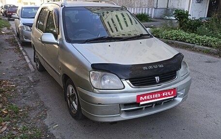 Toyota Raum I, 2000 год, 300 000 рублей, 2 фотография