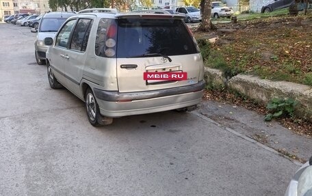 Toyota Raum I, 2000 год, 300 000 рублей, 5 фотография