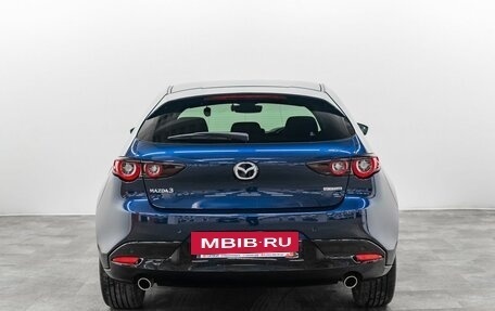 Mazda 3, 2022 год, 1 750 000 рублей, 5 фотография
