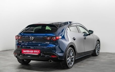 Mazda 3, 2022 год, 1 750 000 рублей, 4 фотография