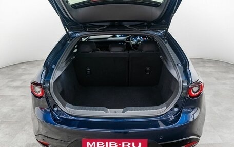 Mazda 3, 2022 год, 1 750 000 рублей, 18 фотография