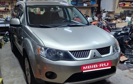 Mitsubishi Outlander III рестайлинг 3, 2008 год, 815 000 рублей, 3 фотография