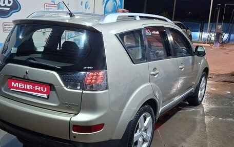 Mitsubishi Outlander III рестайлинг 3, 2008 год, 815 000 рублей, 13 фотография