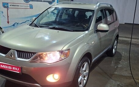 Mitsubishi Outlander III рестайлинг 3, 2008 год, 815 000 рублей, 11 фотография