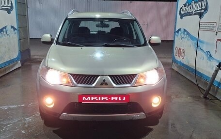 Mitsubishi Outlander III рестайлинг 3, 2008 год, 815 000 рублей, 10 фотография