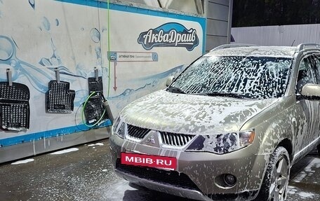 Mitsubishi Outlander III рестайлинг 3, 2008 год, 815 000 рублей, 9 фотография
