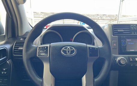 Toyota Land Cruiser Prado 150 рестайлинг 2, 2011 год, 2 480 000 рублей, 11 фотография