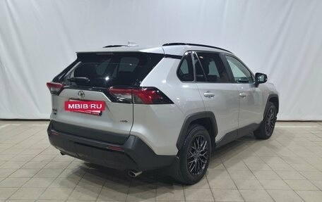 Toyota RAV4, 2021 год, 3 950 000 рублей, 6 фотография
