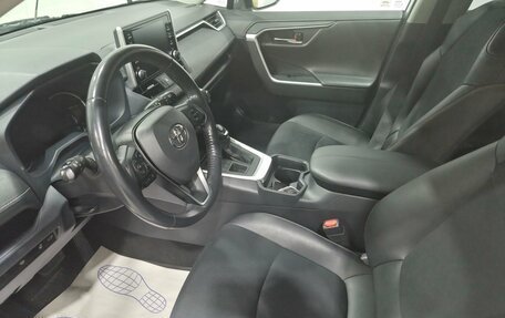 Toyota RAV4, 2021 год, 3 950 000 рублей, 17 фотография