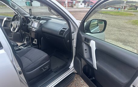 Toyota Land Cruiser Prado 150 рестайлинг 2, 2016 год, 3 999 999 рублей, 12 фотография