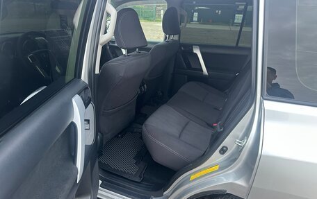 Toyota Land Cruiser Prado 150 рестайлинг 2, 2016 год, 3 999 999 рублей, 9 фотография