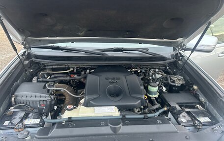 Toyota Land Cruiser Prado 150 рестайлинг 2, 2016 год, 3 999 999 рублей, 15 фотография