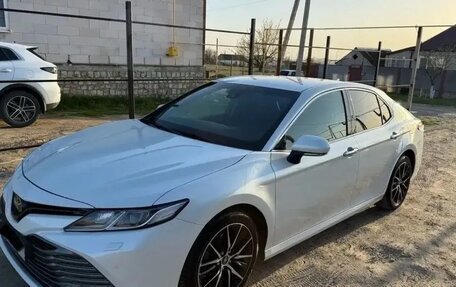 Toyota Camry, 2018 год, 2 220 000 рублей, 2 фотография