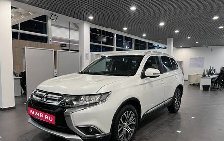 Mitsubishi Outlander III рестайлинг 3, 2016 год, 1 550 000 рублей, 7 фотография