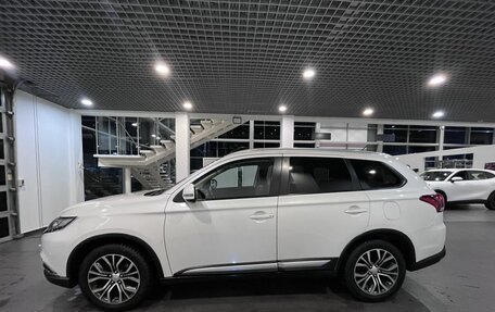 Mitsubishi Outlander III рестайлинг 3, 2016 год, 1 550 000 рублей, 6 фотография