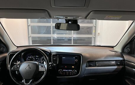 Mitsubishi Outlander III рестайлинг 3, 2016 год, 1 550 000 рублей, 9 фотография